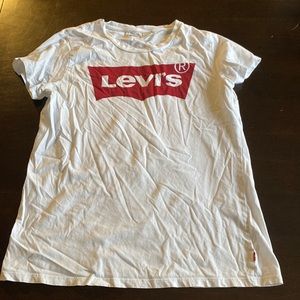 levi’s tee
